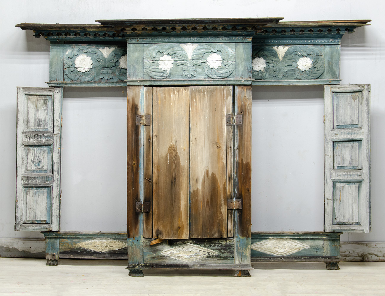 Старинные наличники со ставнями, конец 19 века
