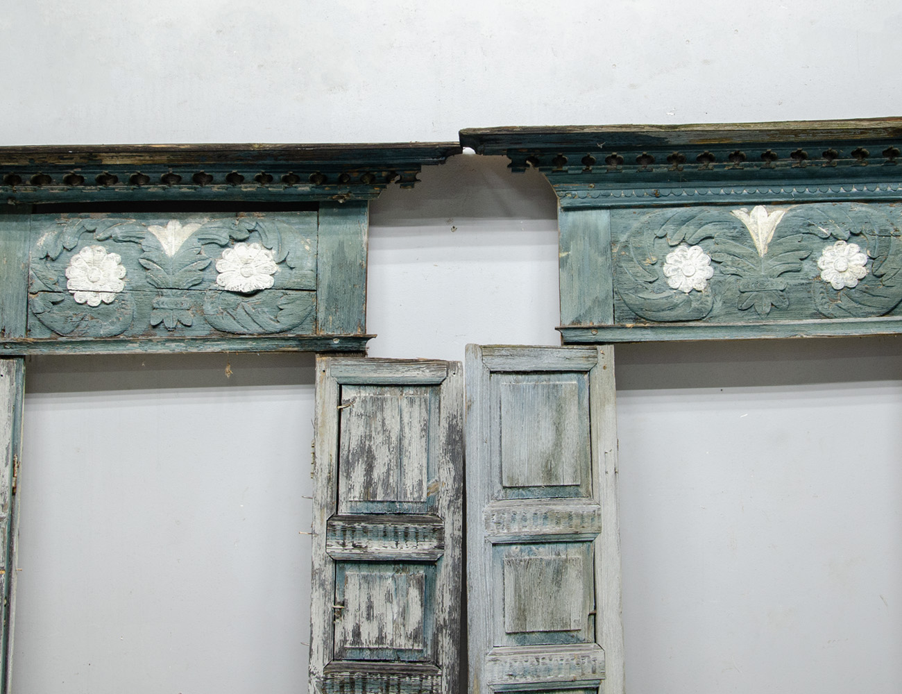 Старинные наличники со ставнями, конец 19 века