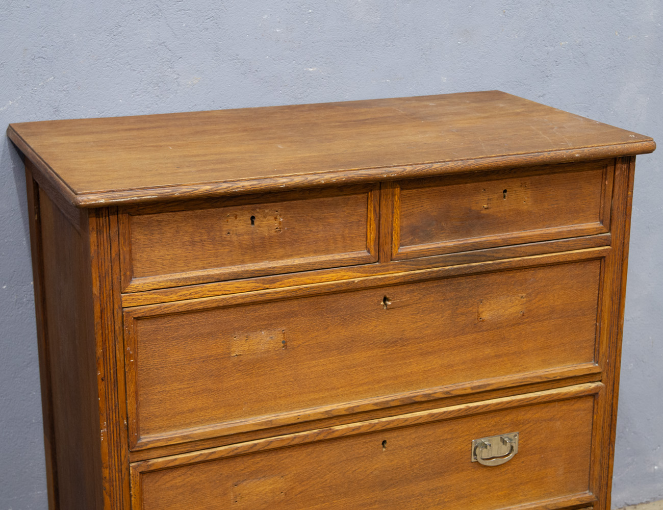 Старинный дубовый комод