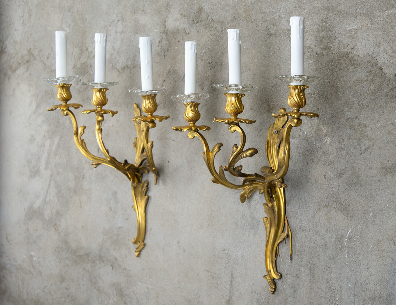 Пара старинных бра в стиле рококо