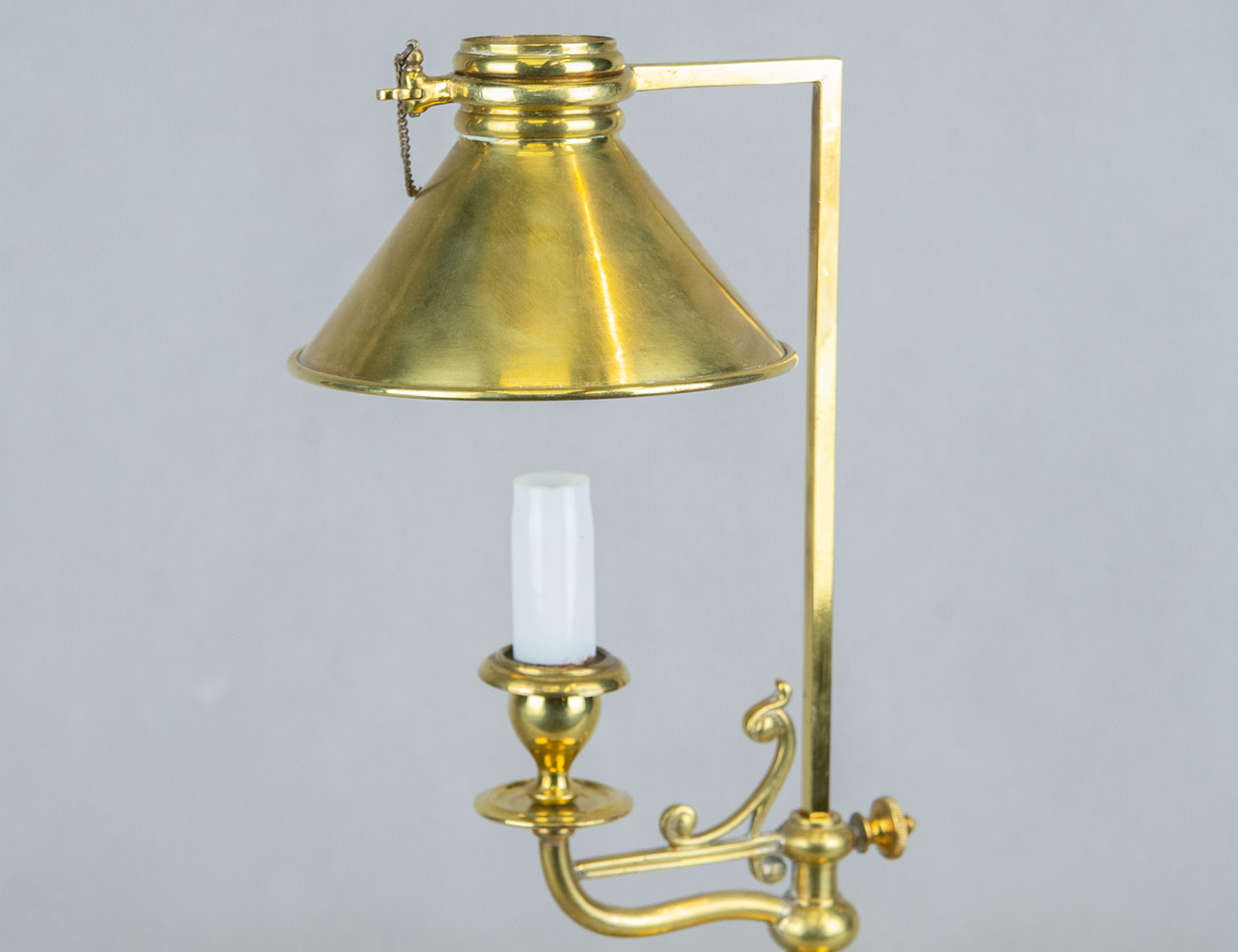 Старинная настольная лампа