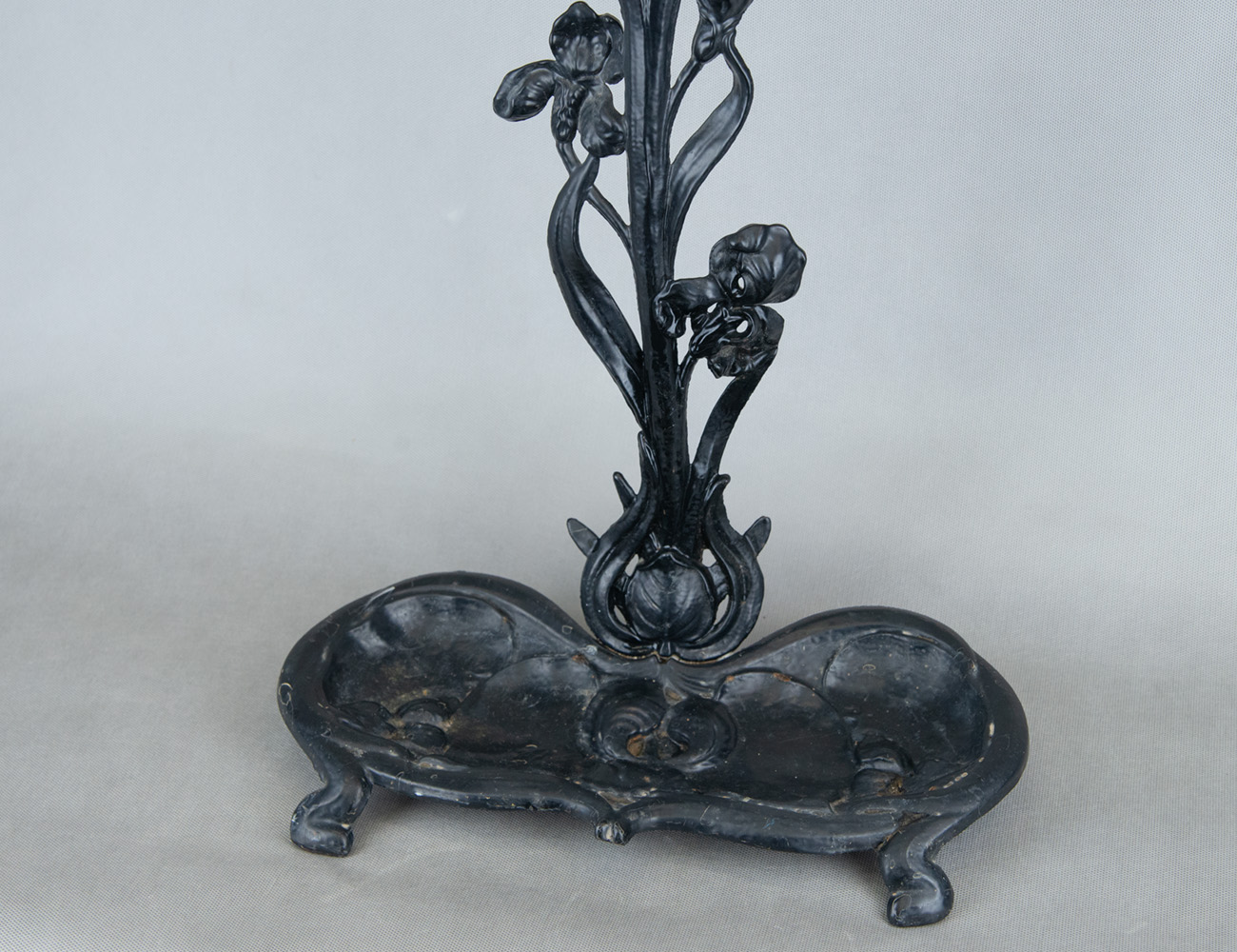 Зонтница в стиле модерн