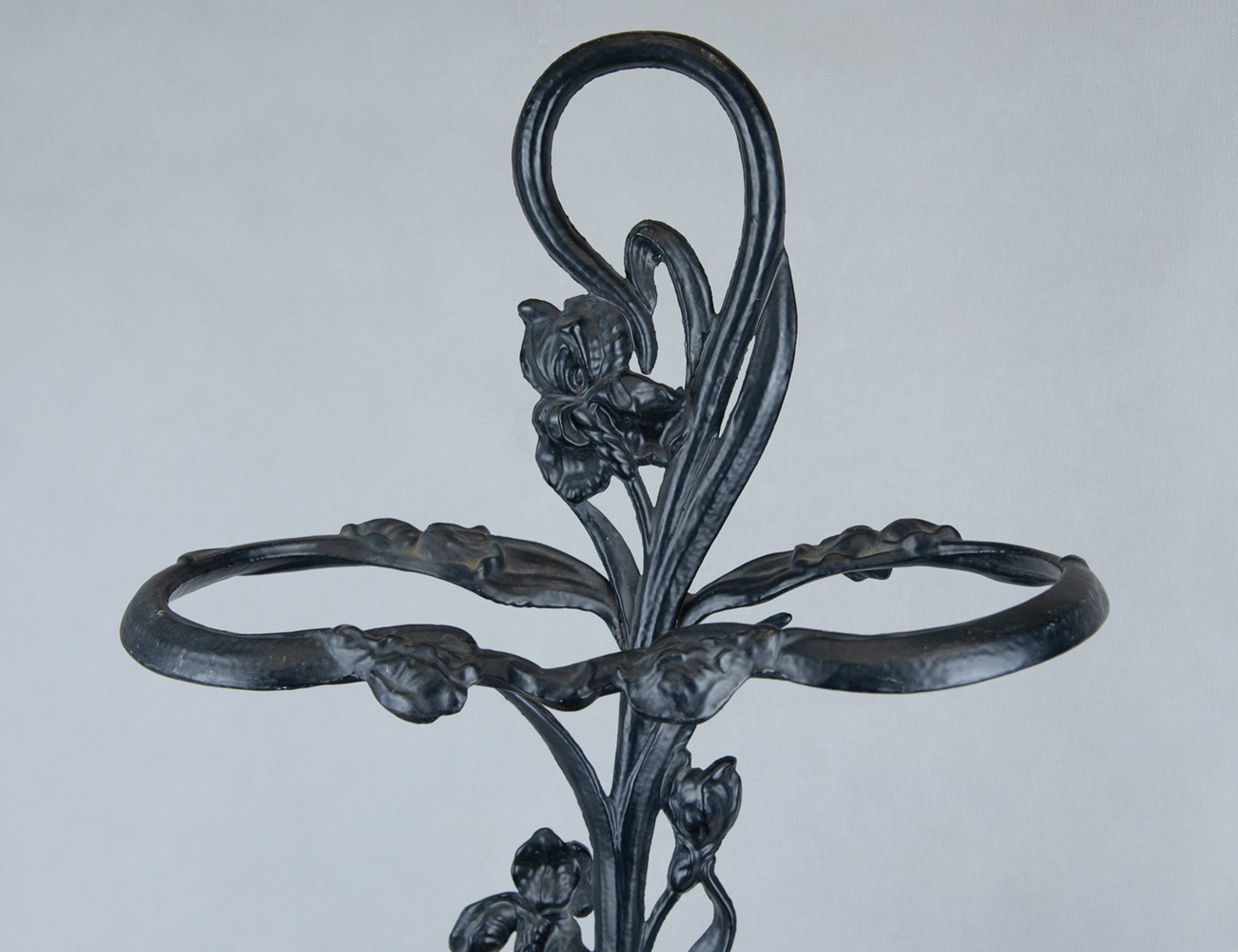 Зонтница в стиле модерн