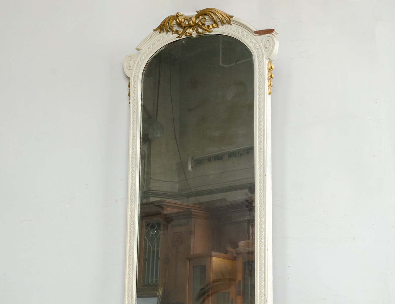 Антикварное простеночное зеркало 19в