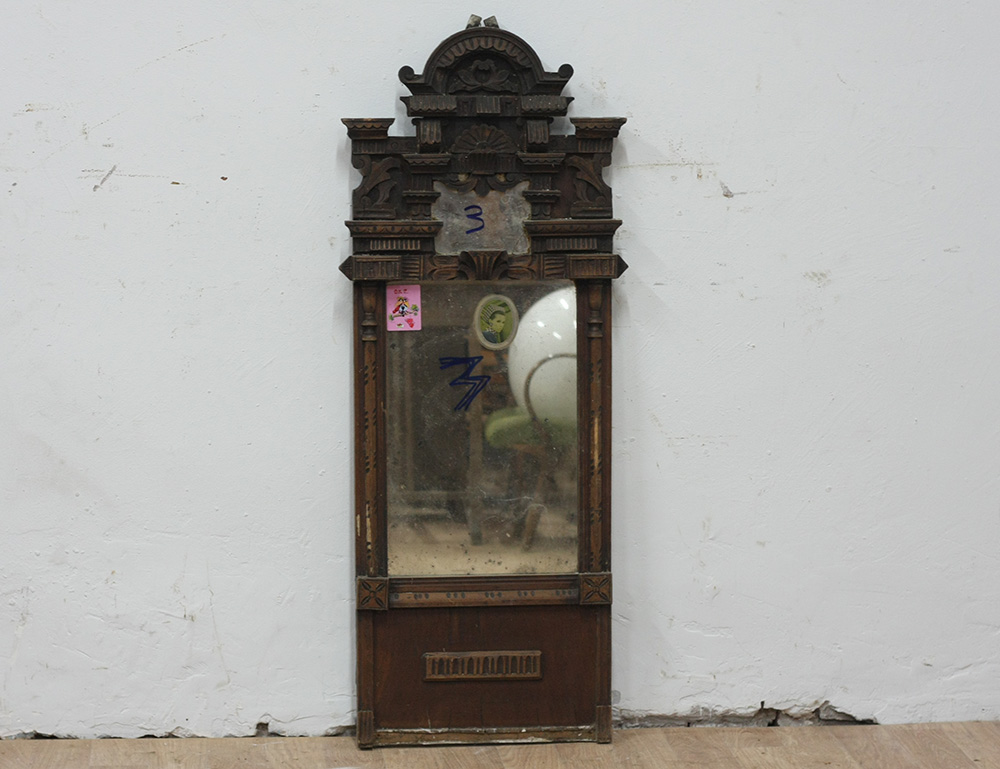 Старинное резное зеркало