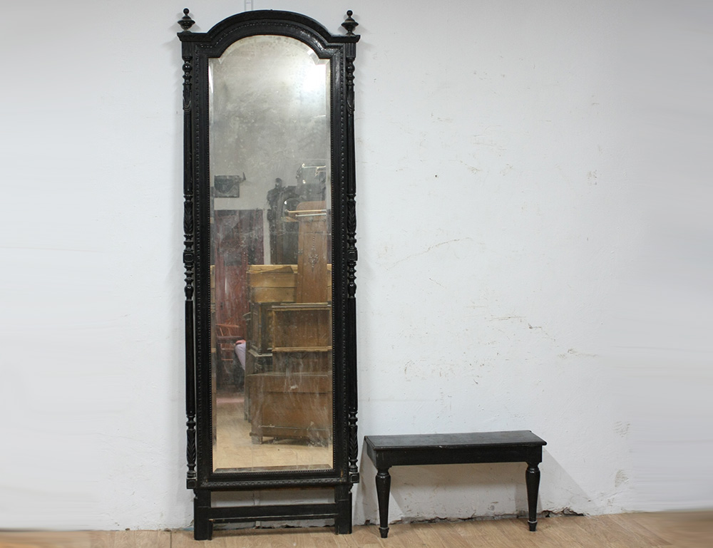Купить старинное зеркало. Старинное простеночное зеркало. Антикварное напольное зеркало. Старинное напольное зеркало. Напольные зеркала старые.