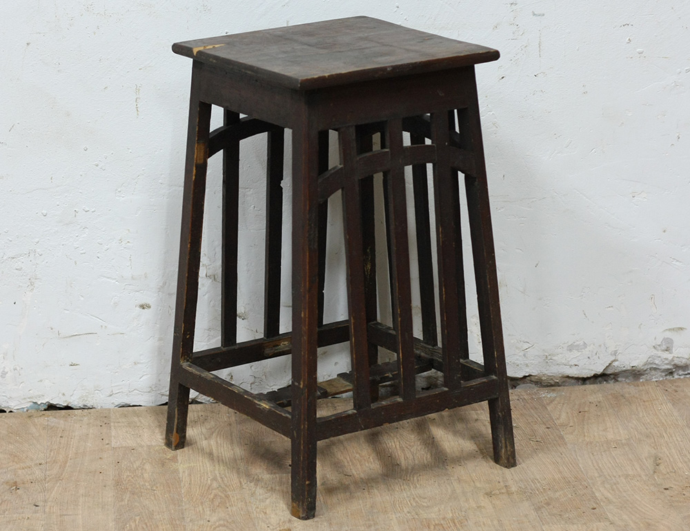 Старинная подставка