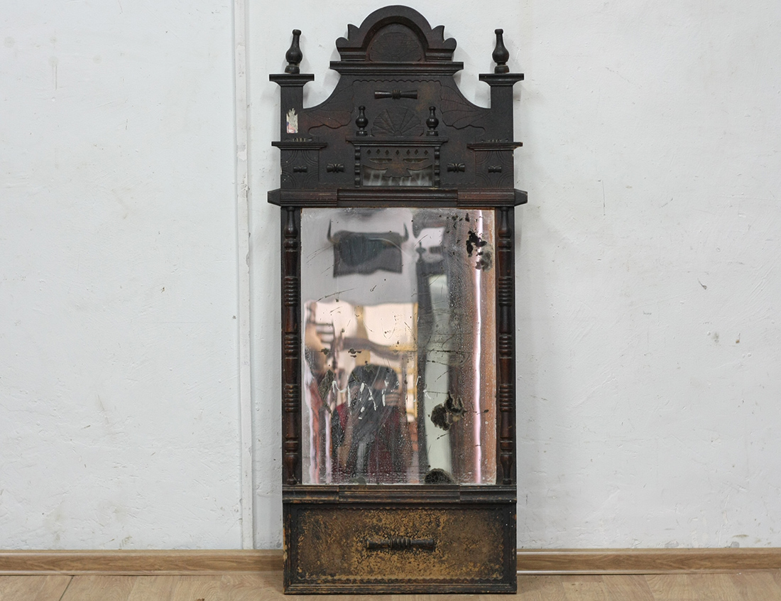 Старинное зеркало