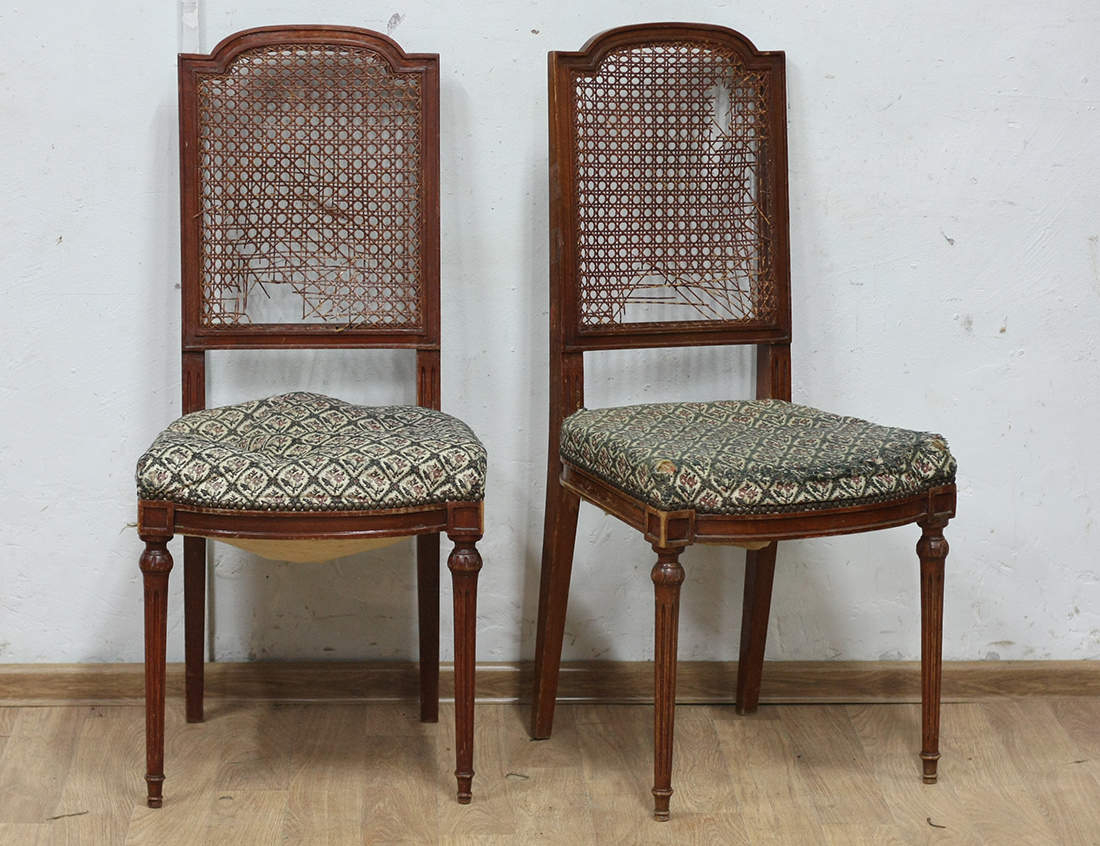 Старинный стулья