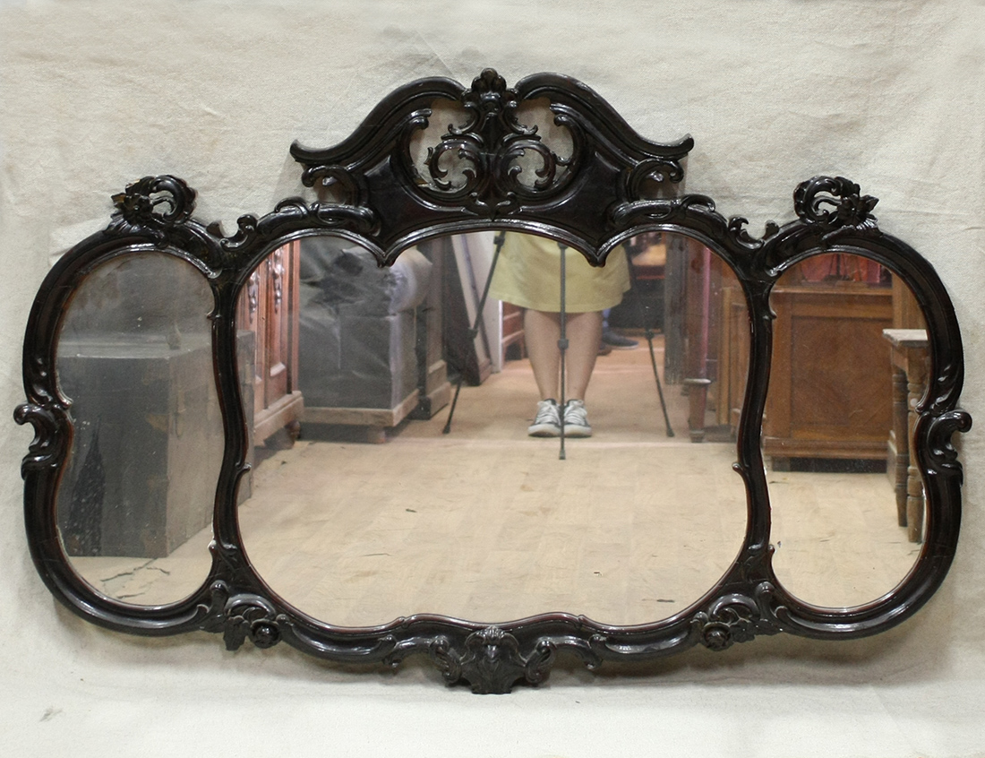 Авито зеркала настенные. Зеркало настенное старинное. Антикварное зеркало. Зеркало антикварное настенное. Мебель антикварная настенное зеркало.