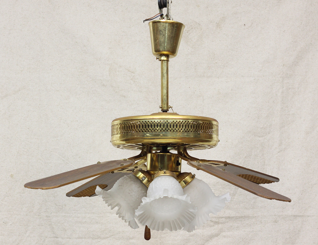 Потолочный вентилятор-светильник