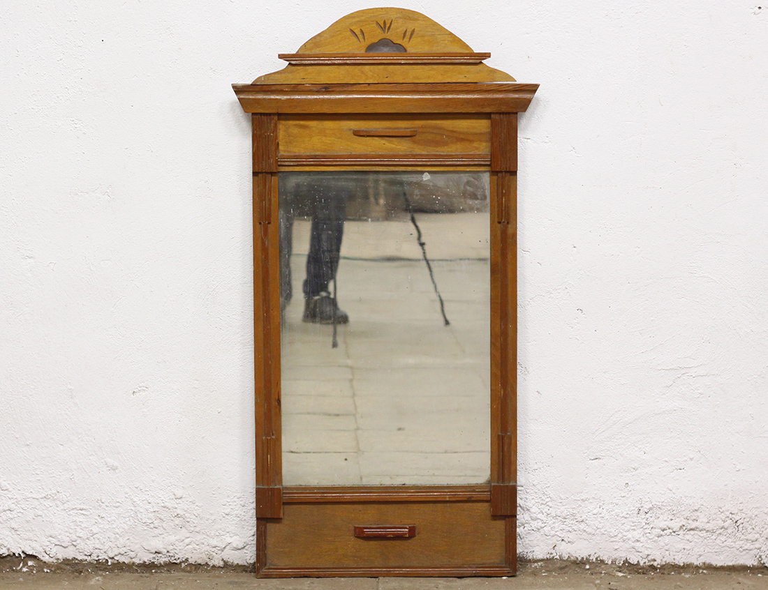 Старинное зеркало