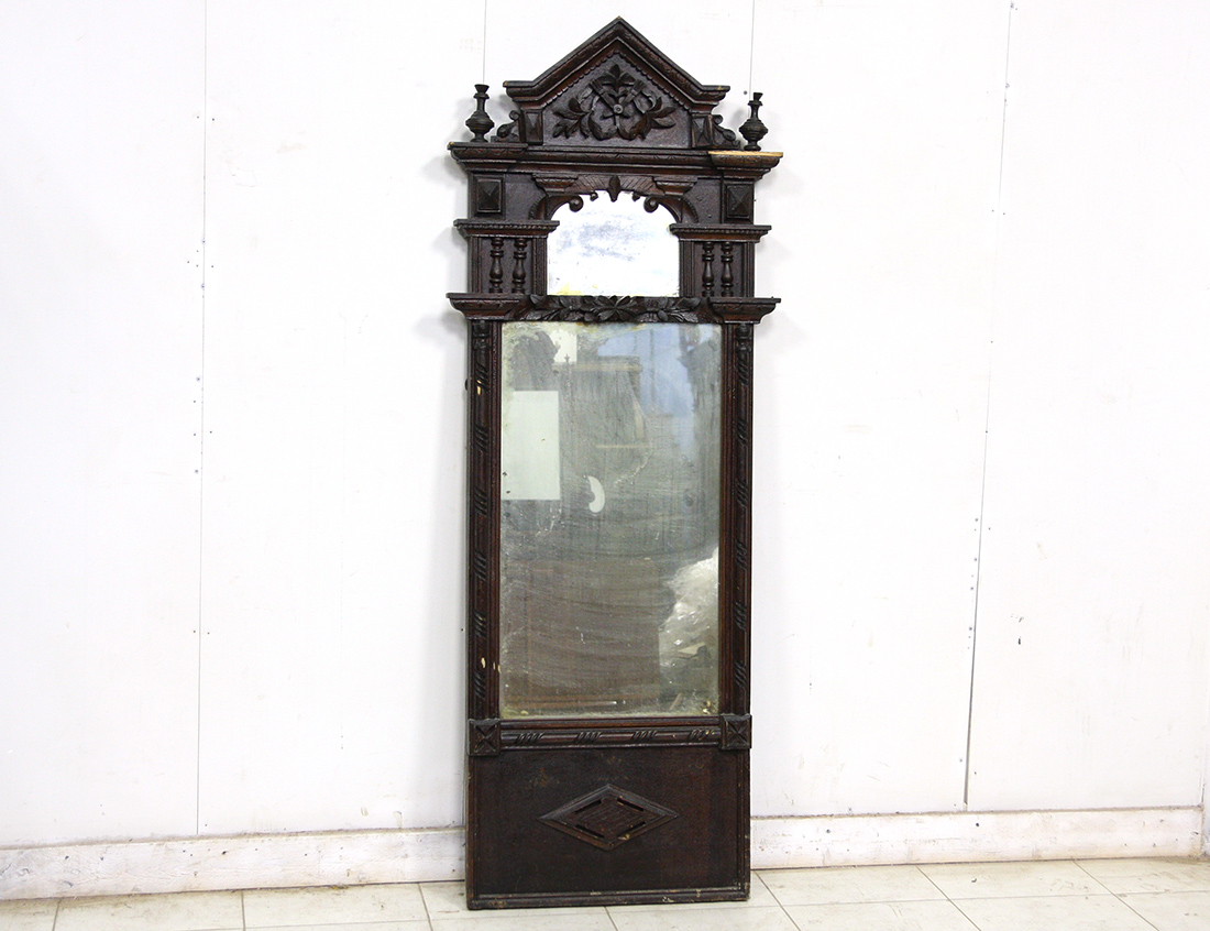 Старинное зеркало