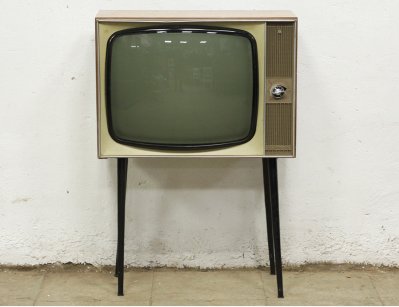 Телевизор на ножках Ладога