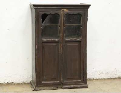 Старинный деревенский шкафчик