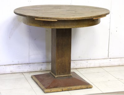 Круглый старинный стол