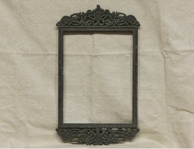 Старинное железное зеркало
