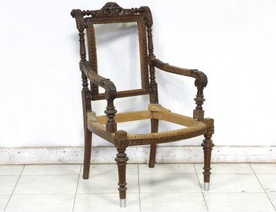 Дубовое резное кресло 19 века