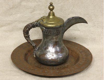 Антикварный Иранский кофейник 18 века