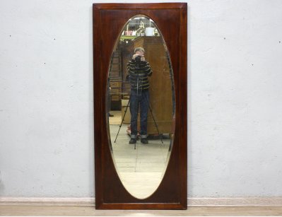 Старинное зеркало-дверь