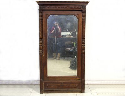 Антикварный платяной шкаф 19 века
