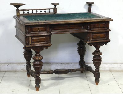 Письменный стол с подсвечниками 19 века