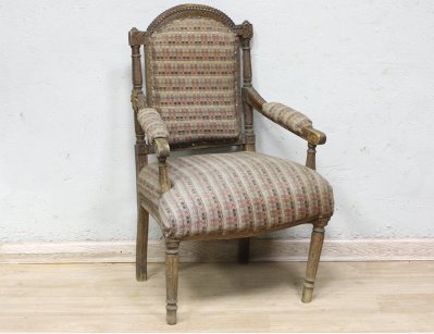 Антикварное кресло 19 века