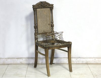 Дубовый резной стул