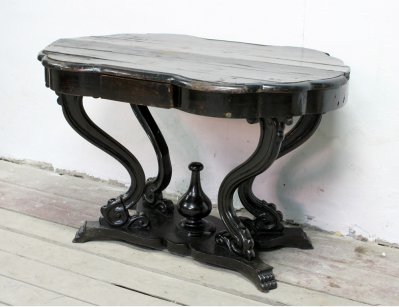 Старинный стол с резным подстольем