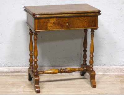 Ореховый ломберный стол 19 века