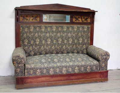 Старинный кабинетный диван