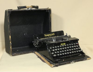 Старинная печатная машинка TORPEDO