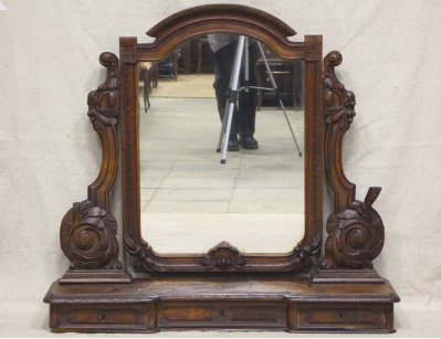 Ореховое накомодное зеркало 19 века