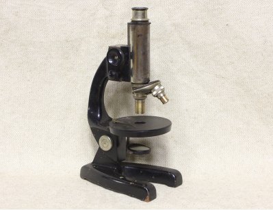 Винтажный микроскоп