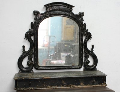 Старинное черное накомодное зеркало
