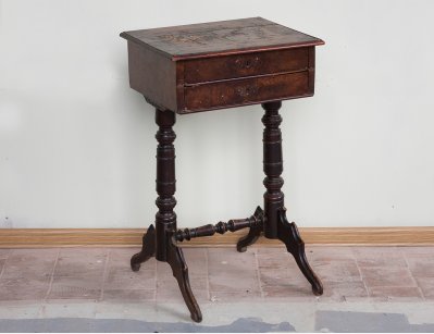 Ореховый столик для рукоделия 19 века