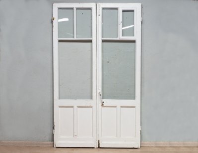 Старинные распашные двери