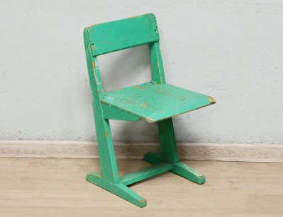 Старинный школьный стул