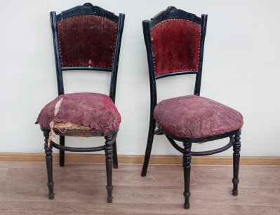 Пара старинных стульев фирмы Войцеховъ