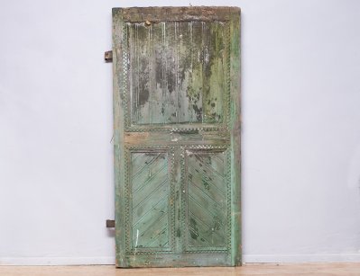 Старинная резная амбарная дверь