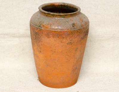 Старинная глиняная ваза