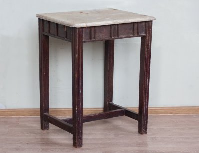 Старинный столик с мрамором
