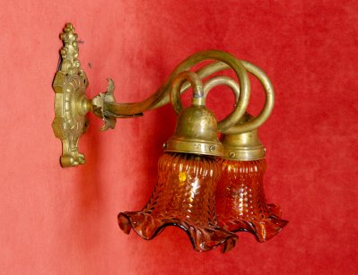 Страринное бра с двумя лампами