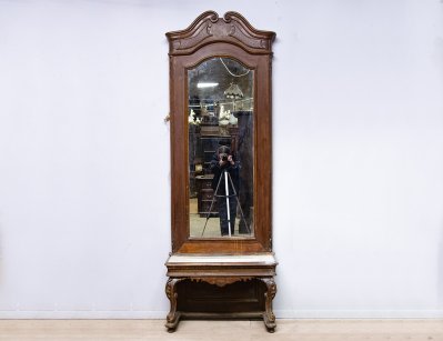 Антикварное простеночное зеркало с мрамором
