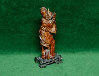 Деревянная статуэтка Старец
