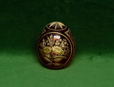 Декоративное яйцо из узорчатого стекла