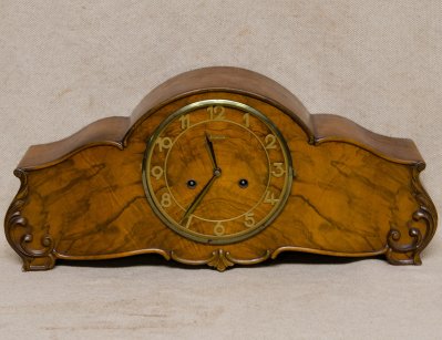 Антикварные настольные часы Junghans