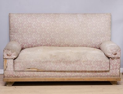 Старинный диван