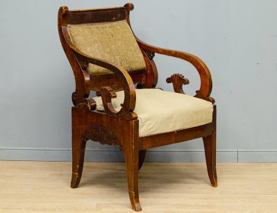 Антикварное кресло в стиле ампир