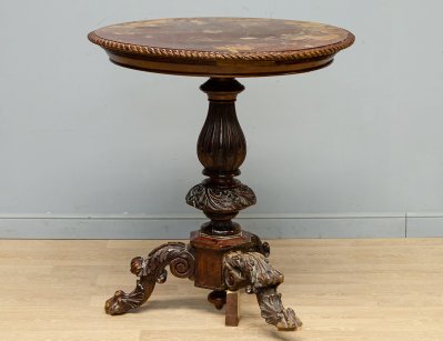 Чайный столик 19 века с резными ногами